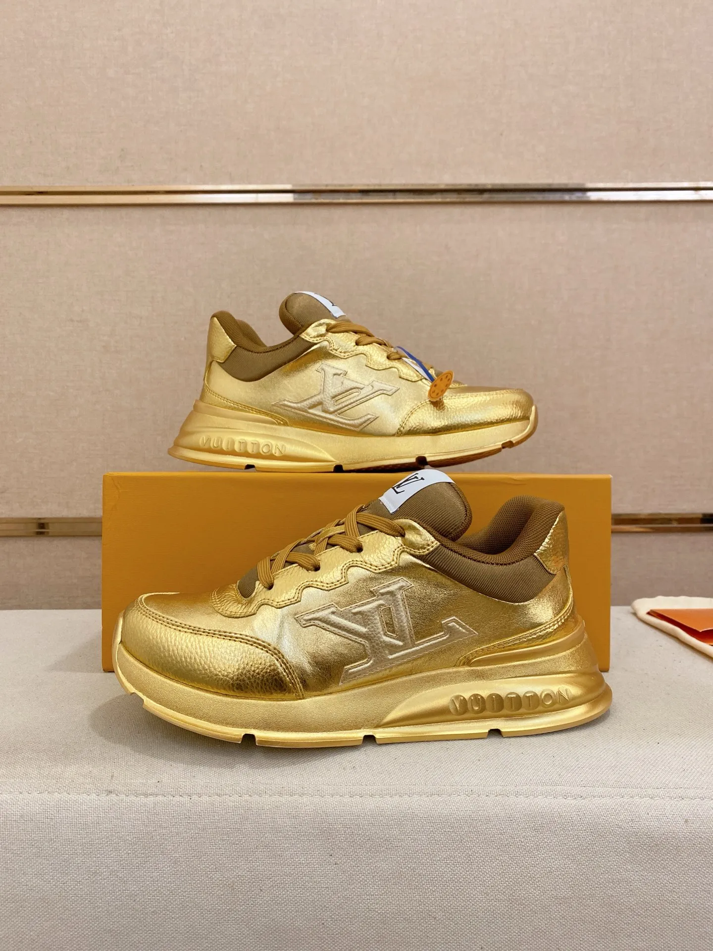 Men's shoes 💰: 660💰 LV. Popular items in men's shoes counter, official website synchronization, 1:1 high quality shipping ✔️Original cowhide, original factory sole, 39-45 (38.46 customized, non-refundable)